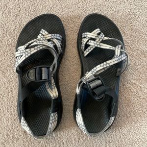 Chacos size W6